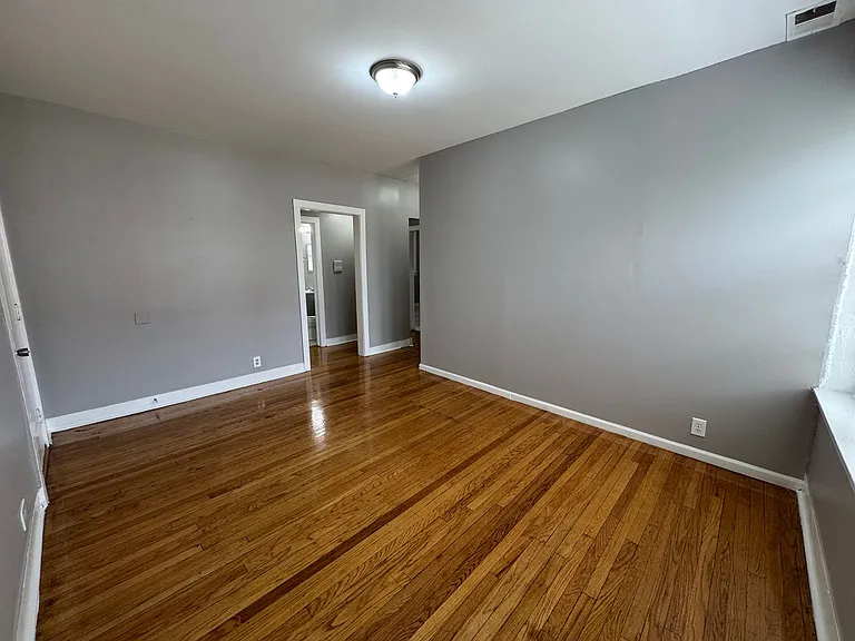 1617 W 78th St #2 — Photo 15