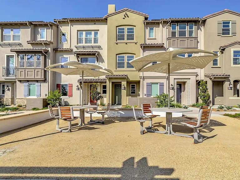 1008 San Pierre Way — Photo 12