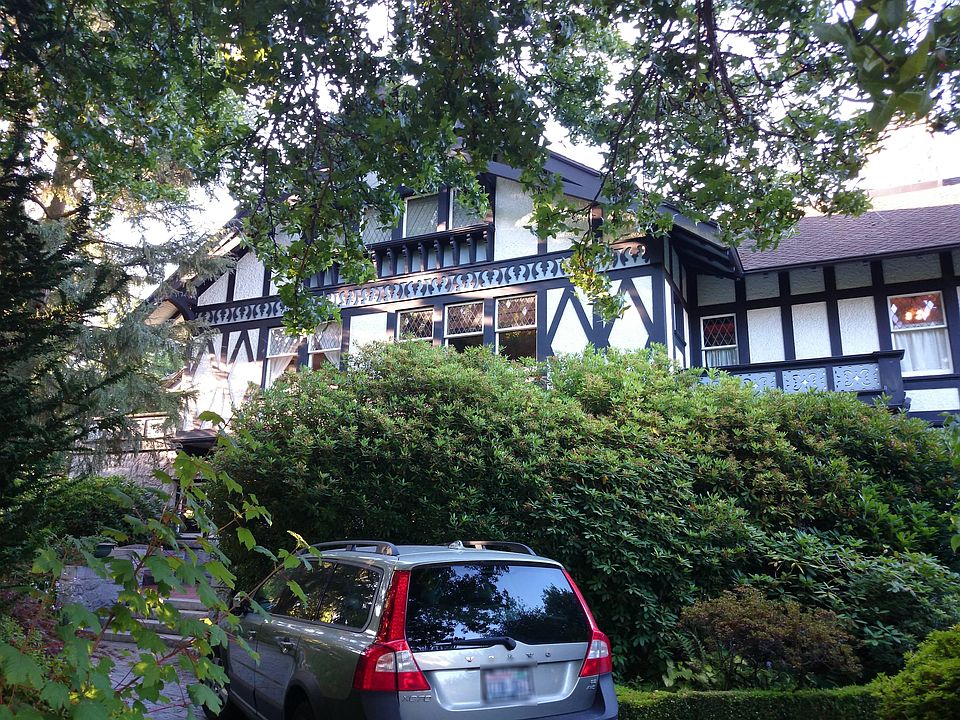 1st image of 405 W Highland Dr