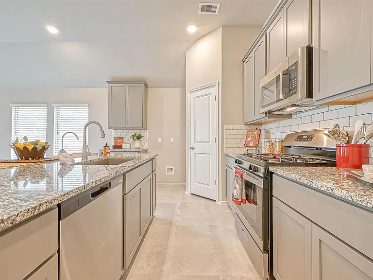 2639 Prairie Star Ln — Photo 12