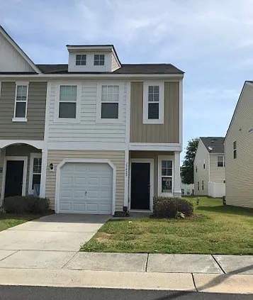 3 bed, 1478 sqft, $1,925 — Photo 1