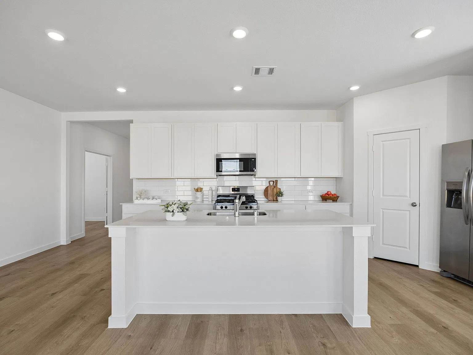 4 bed, 2062 sqft, $2,500 — Photo 1