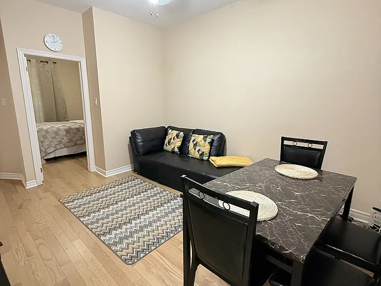 6 Ray Ave — Photo 5