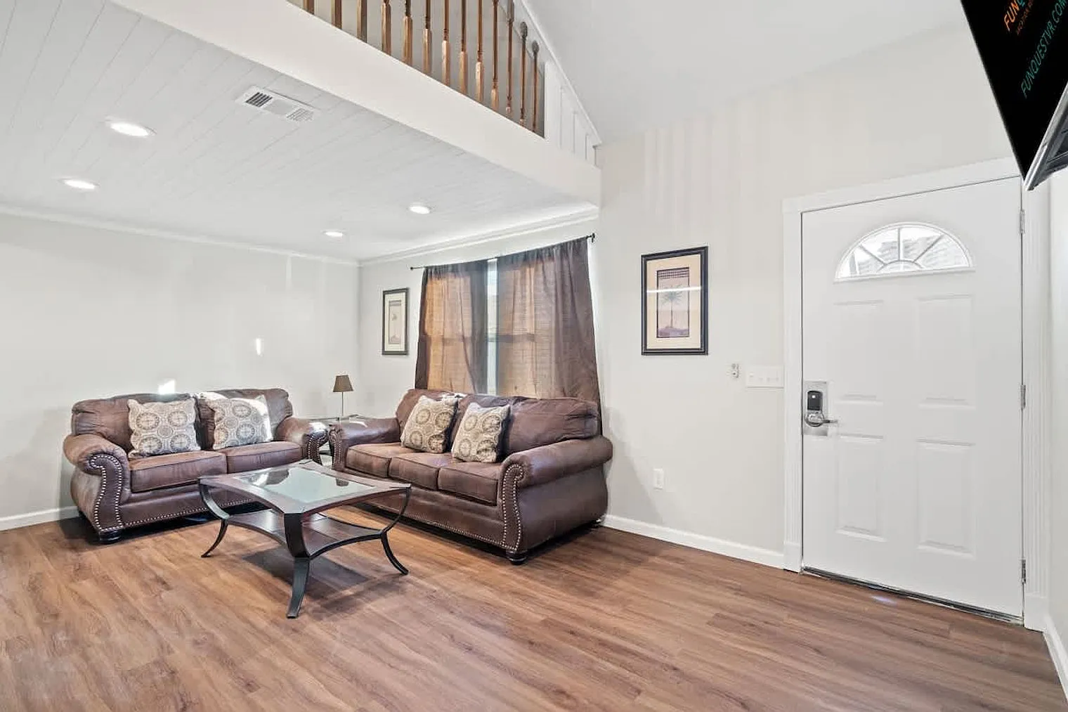 1 bed, 2.0 bath, 904 sqft, $1,193 — Photo 1