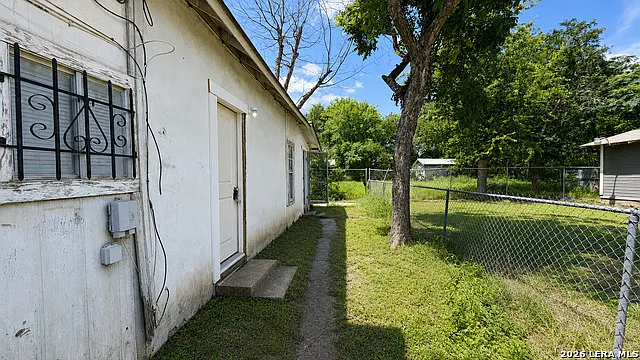 1817 San Luis St — Photo 11