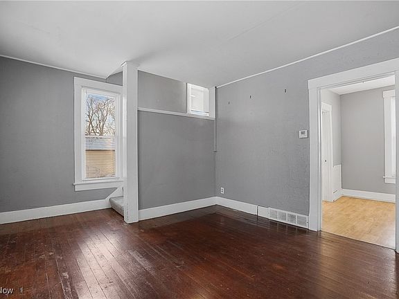 3rd image of 1420 Home Ave