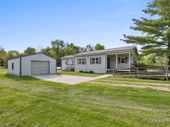 2877 Hillcrest Dr, Ionia, MI 48846