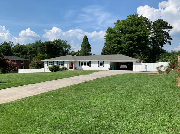 6045 Glenridge Dr, Sandy Springs, GA 30328