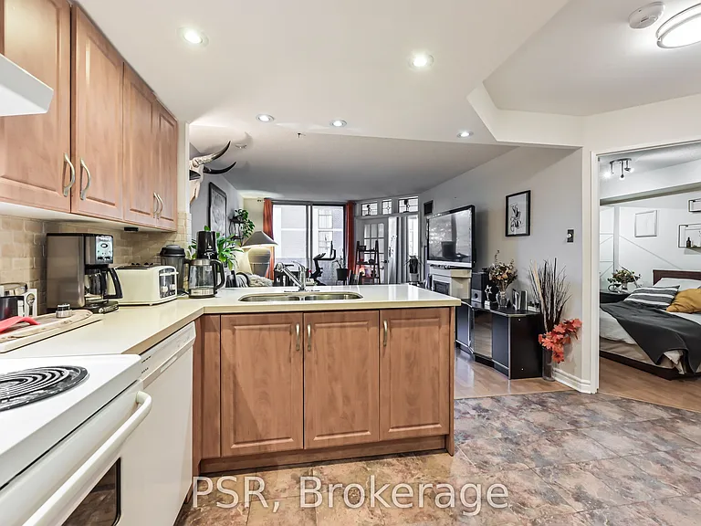 60 Homewood Ave #330 — Photo 4