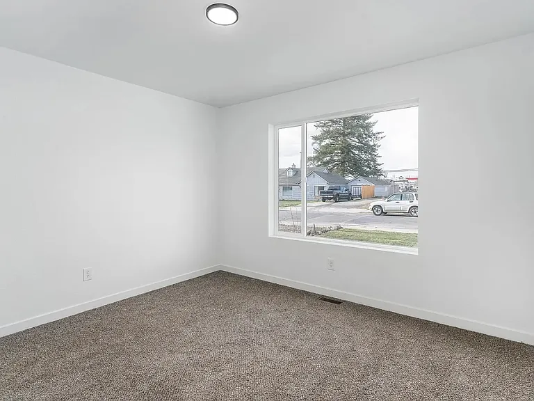 1020 E Decatur Ave — Photo 16