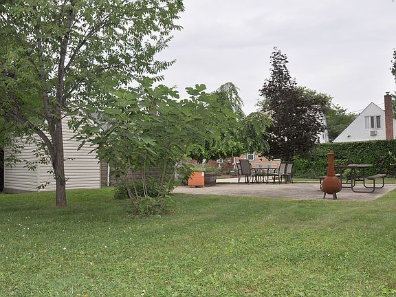 5th image of 12 Adelaide St