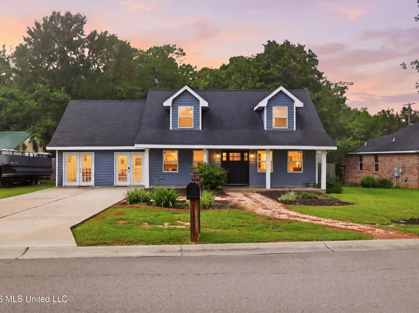 695 N Haven Dr, Biloxi, MS 39532