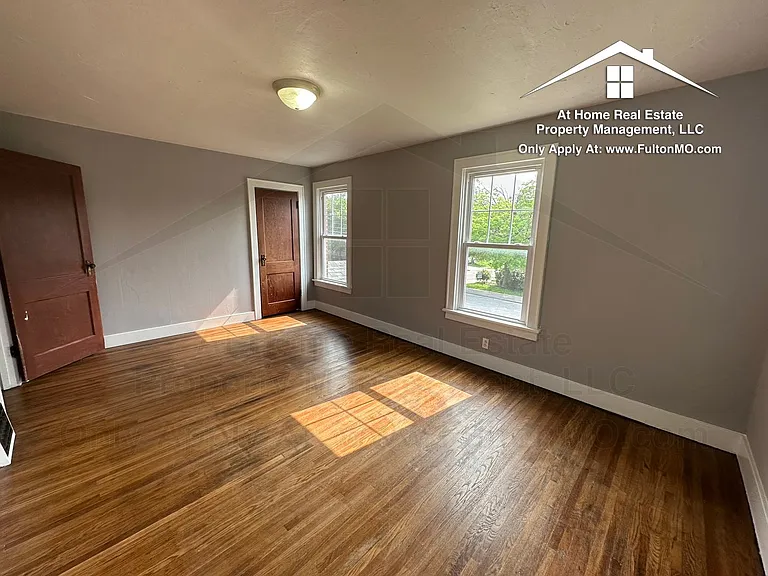 835 Nichols St — Photo 16