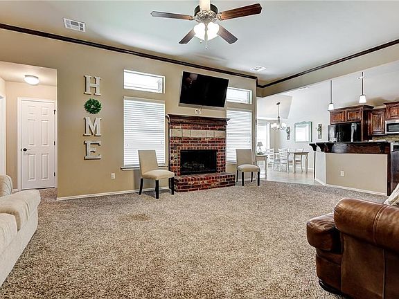 5th image of 544 N Bighorn Way
