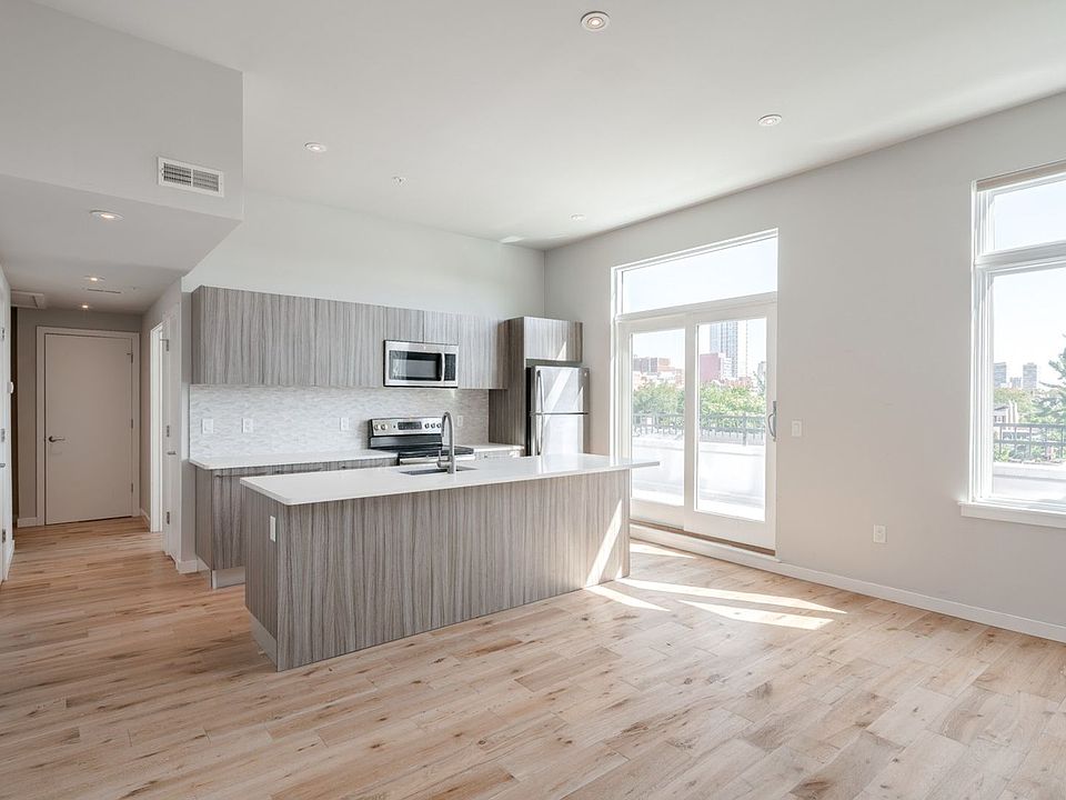 1st image of 412-426 S 13th St #503