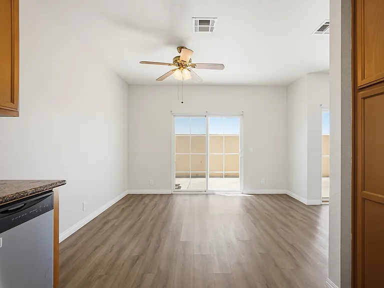 811 N Turner Ave #10 — Photo 8