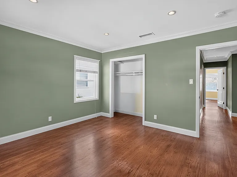7742 Dunbarton Ave — Photo 12