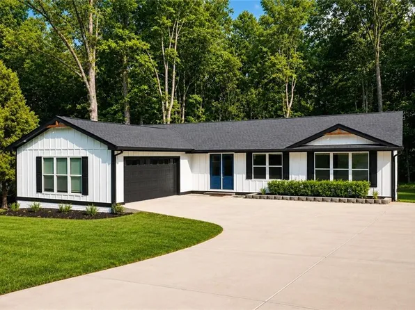 2265 Hillbriar Dr, Buford, GA 30518