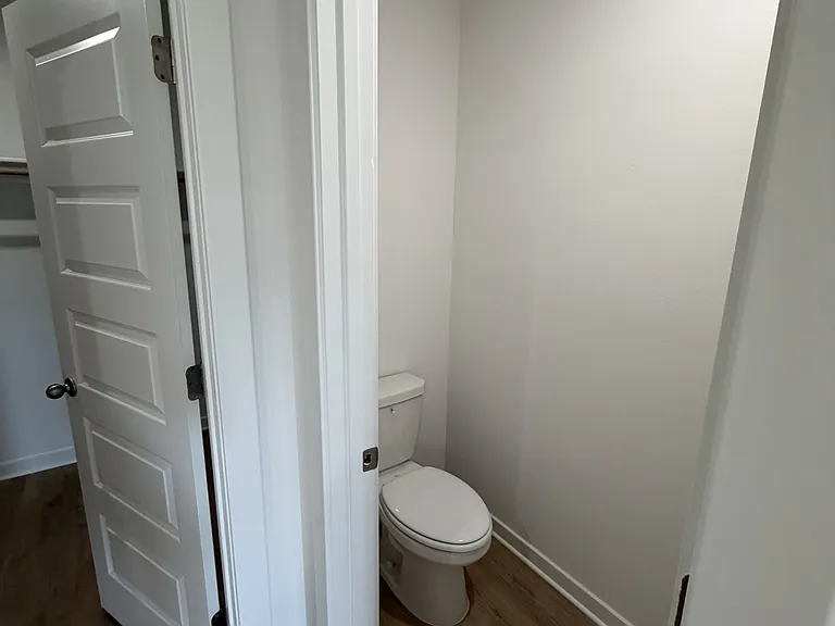 562 Arizona St — Photo 14
