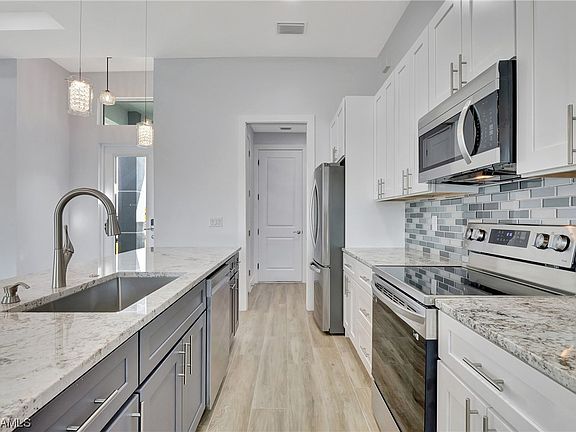 4th image of 1416 NE 9th Place Cpe