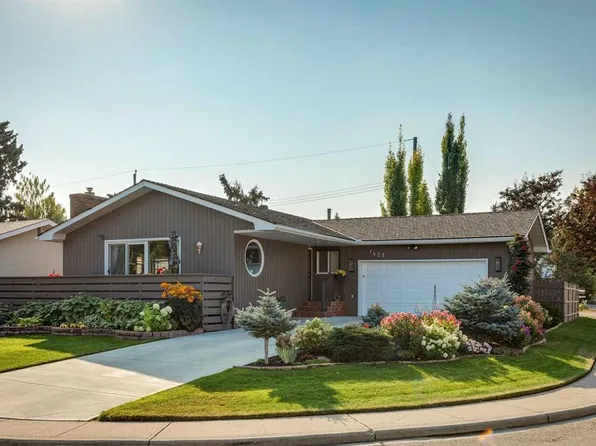 1423 N 107th Ave SW, Calgary, AB T2W 0C1