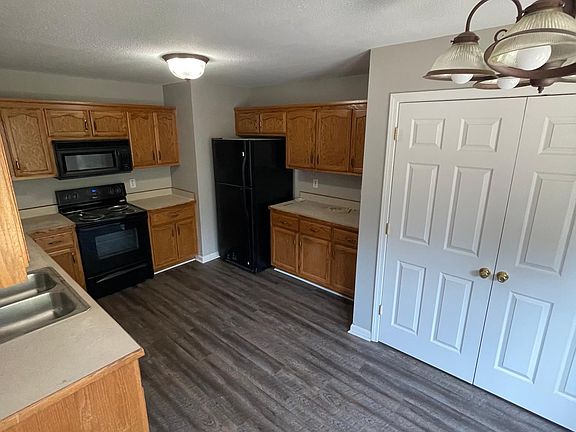 5th image of 779 Samantha Ln