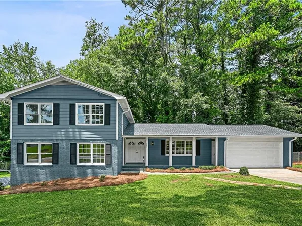 3235 Wintercreeper Dr, Lithonia, GA 30038