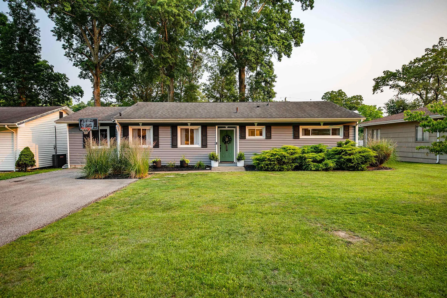 211 Forest View Dr photo 1