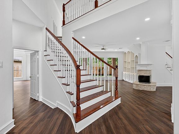 4th image of 17519 Shelburne Ln