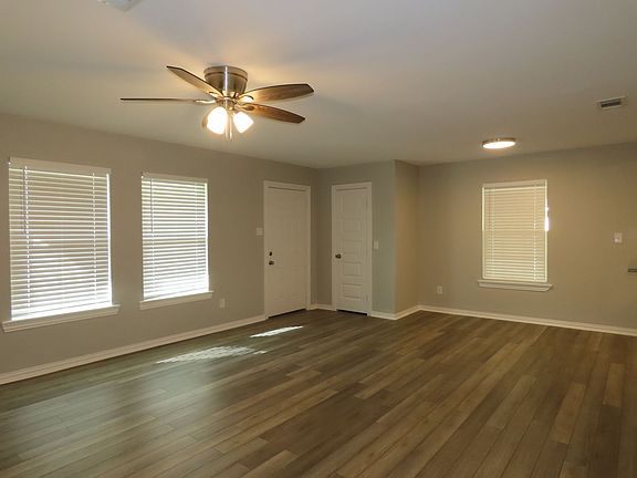 4th image of 2403 W Sherwood St