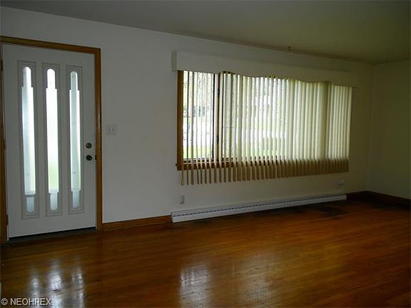 5th image of 319 Brenda Ln