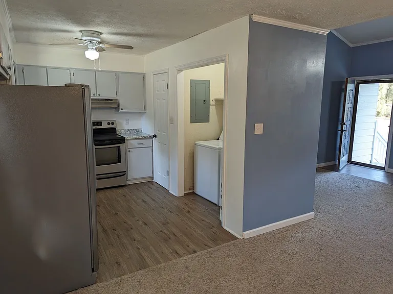 131 Millrace Cir — Photo 18