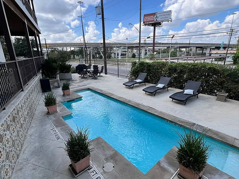1542 N Alamo St #104 — Photo 21