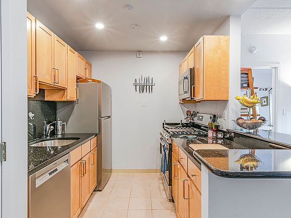 4th image of 1787 Madison Ave APT 202