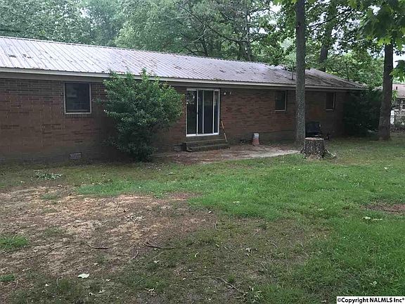 3rd image of 212 Dogwood Dr