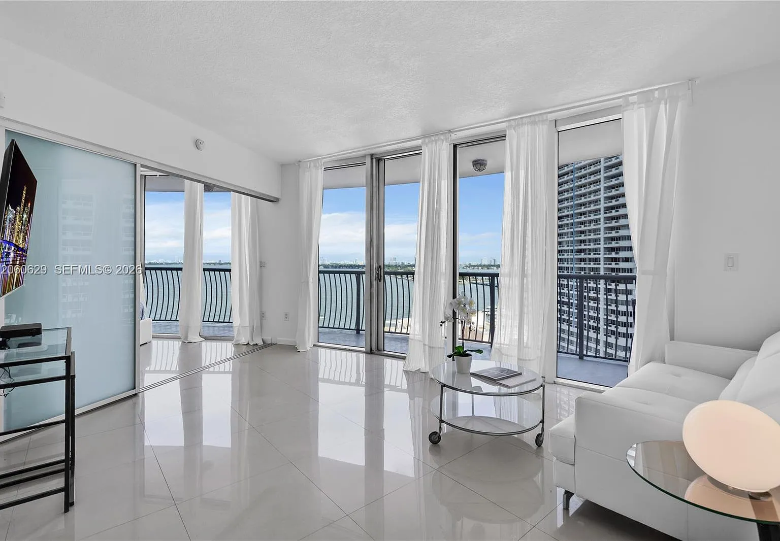 Opera Tower Condo — Photo 1