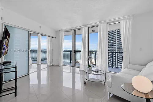 1750 N Bayshore Dr #1602 Photo 1