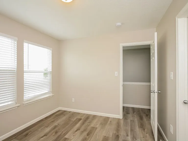 3423 Grove Berry Ln — Photo 12