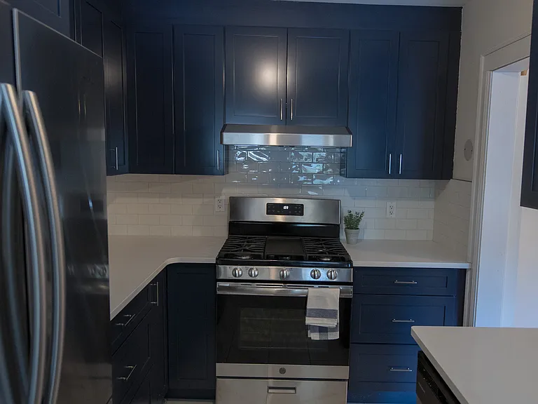 856 Bronson Ave — Photo 56