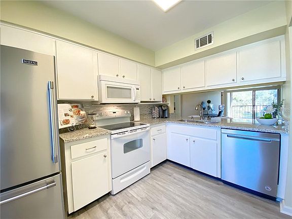 4th image of 6174 Willowpointe Cir #203