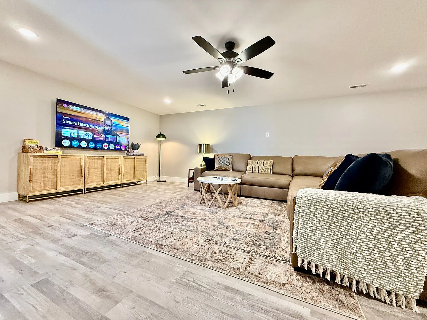 New Construction Home In West Chester, OH 5 BR — Photo 4