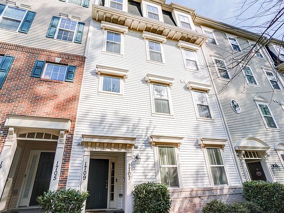 2nd image of 1709 Fieldstone Ct