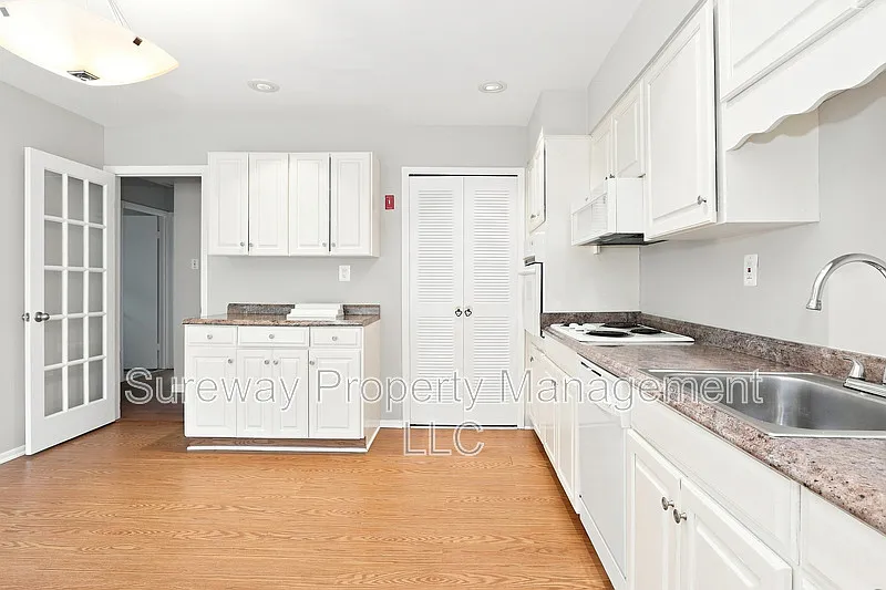 2 bed, 1.0 bath, $1,995 — Photo 4