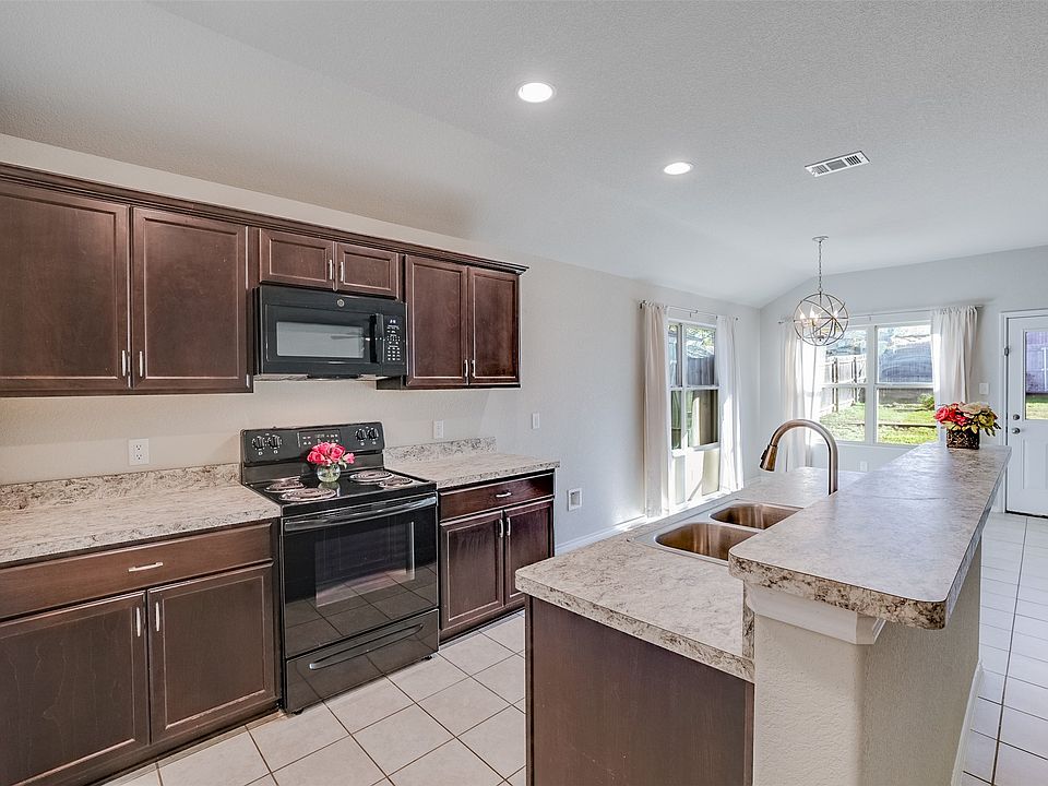 1st image of 5527 Diaz Ave