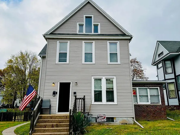 1037 19th St, Rock Island, IL 61201