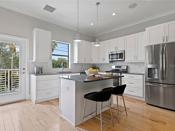 3rd image of 946 Highland Ave Unit 21