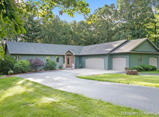 7151 Timber View Dr, Greenville, MI 48838