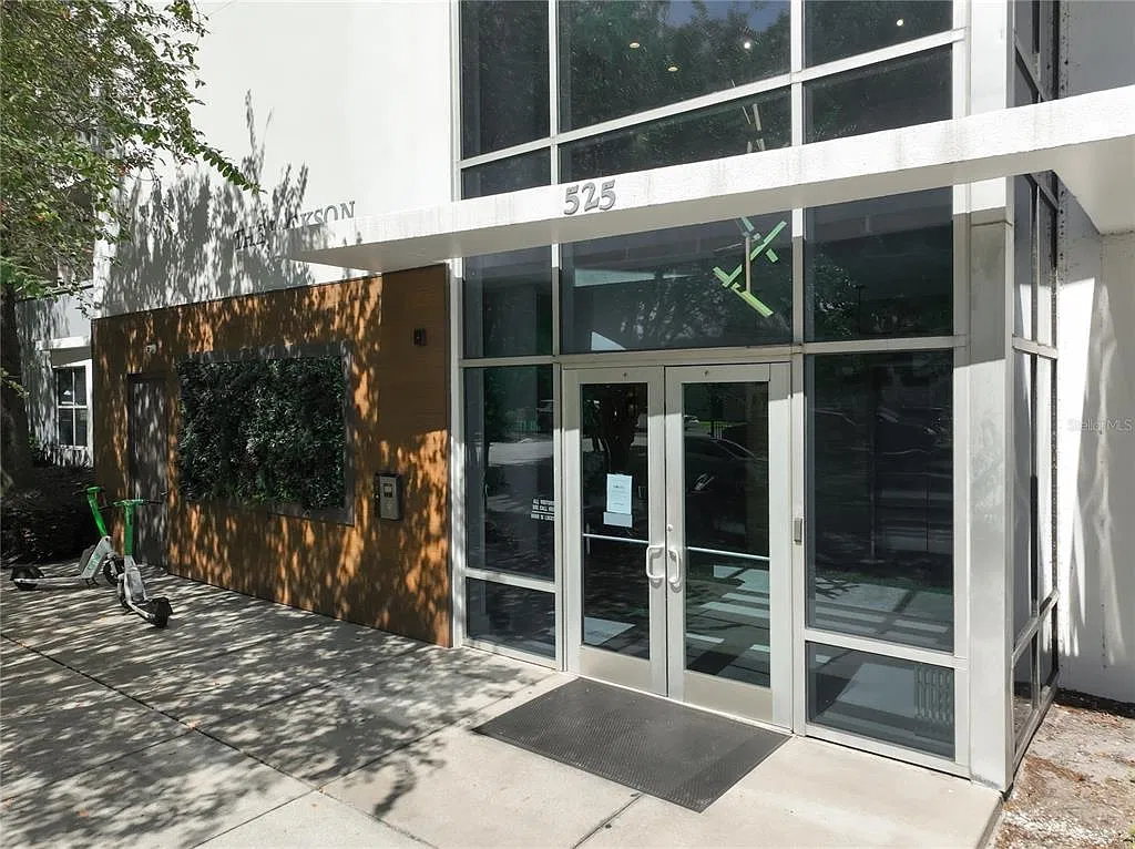2 bed, 2.0 bath, 1268 sqft, $2,950 — Photo 2