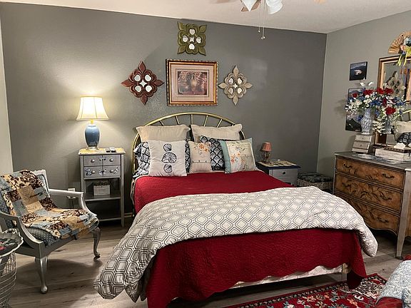 This is the bedroom for rent. Rental is unfurnished, however, some furnishings can be provided on request. Renter must provide their own bed.