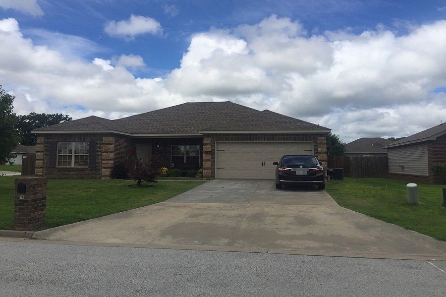 1st image of 1819 Scarlet Oak Dr